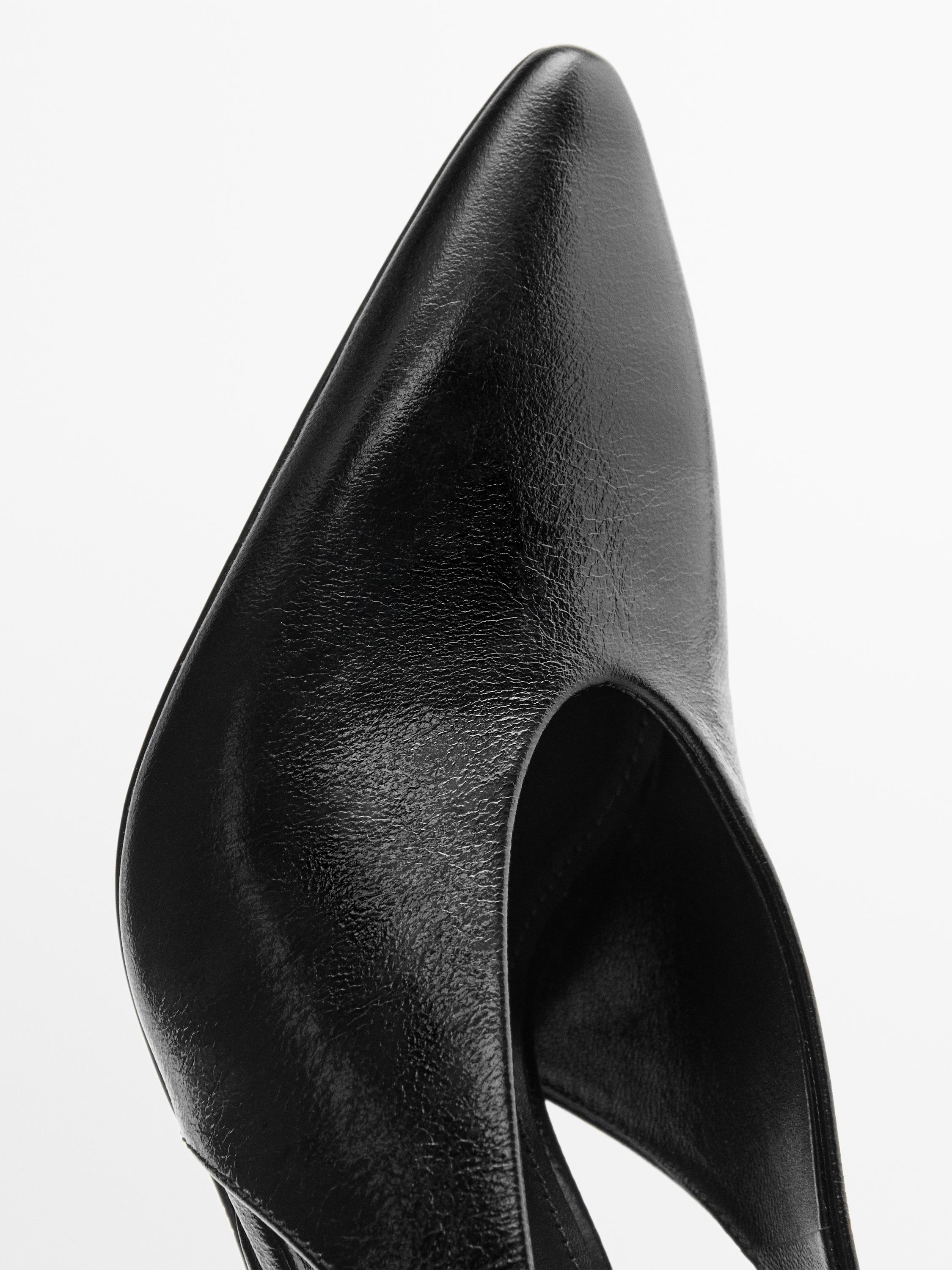 Leather high-heel shoes